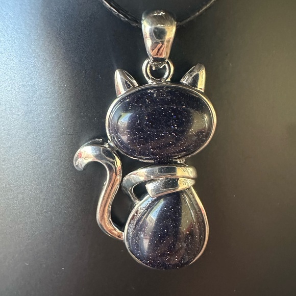 Charms - Picture 3 of 11